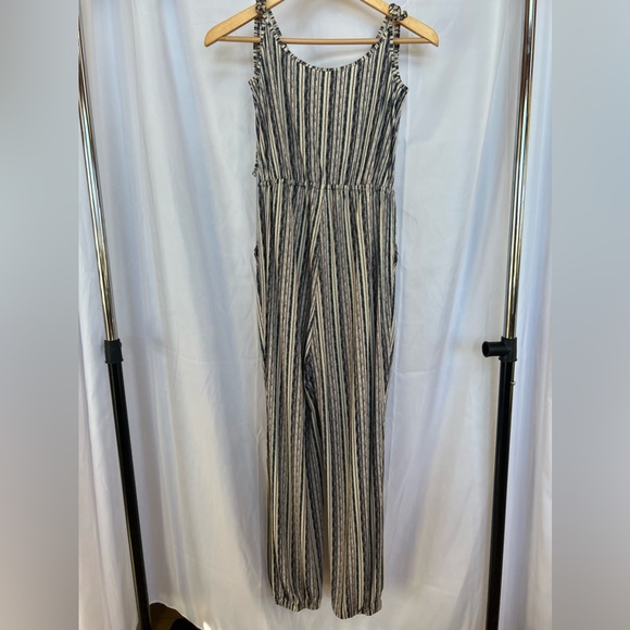 BCBG Soft overall - Picture 2 of 5